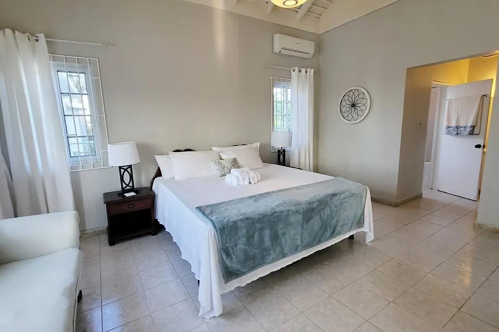 Ivy'S Luxury Villa, Montego Bay Villa